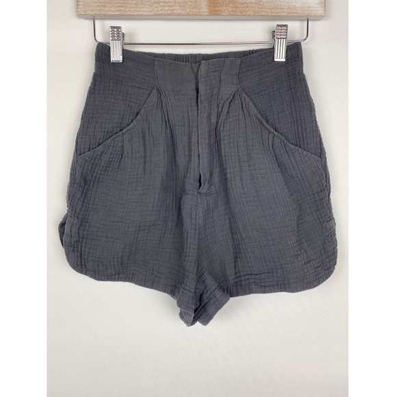 Z Supply Acres High Rise Gauze Pocket Shorts, Grey - Size XS - Picture 4 of 9